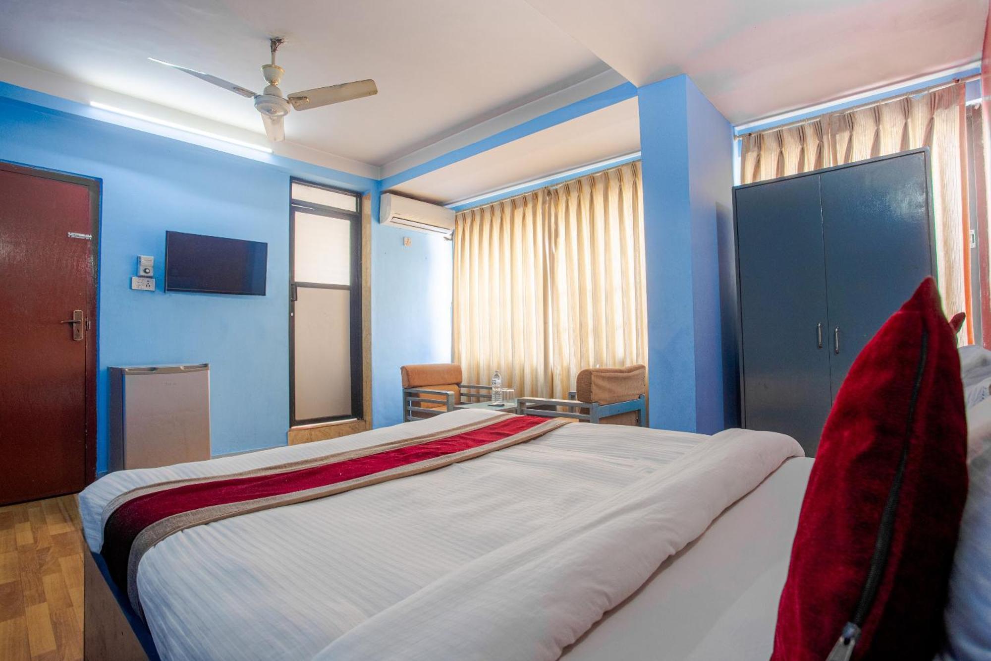 Oyo 808 Hotel Om Ganapati Pvt Ltd Kathmandu Ngoại thất bức ảnh