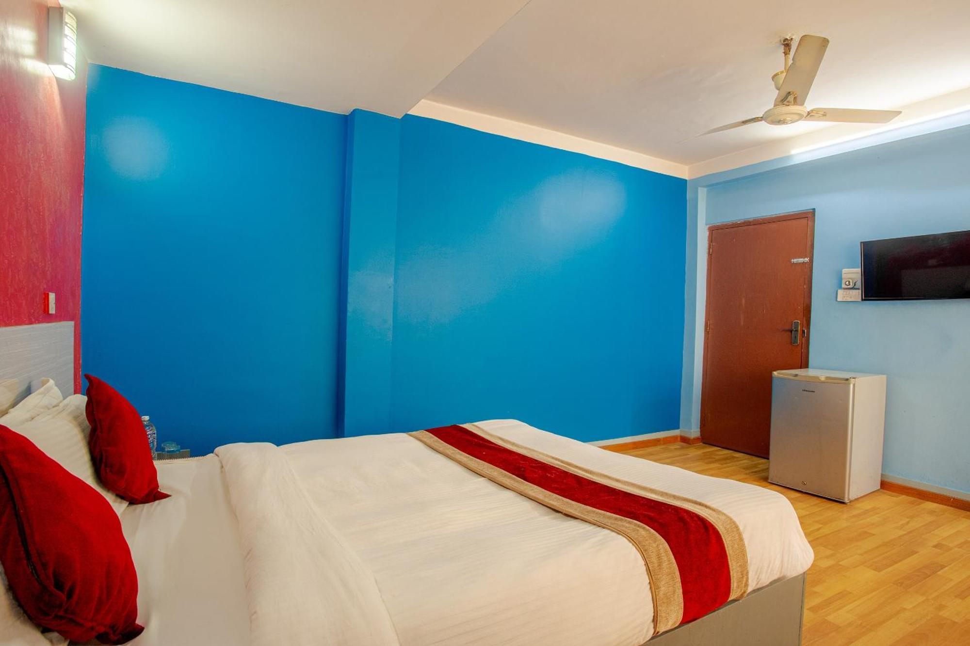 Oyo 808 Hotel Om Ganapati Pvt Ltd Kathmandu Ngoại thất bức ảnh