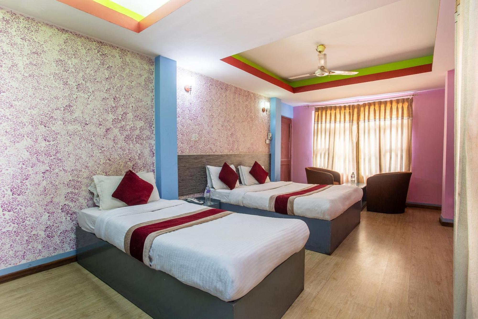 Oyo 808 Hotel Om Ganapati Pvt Ltd Kathmandu Ngoại thất bức ảnh