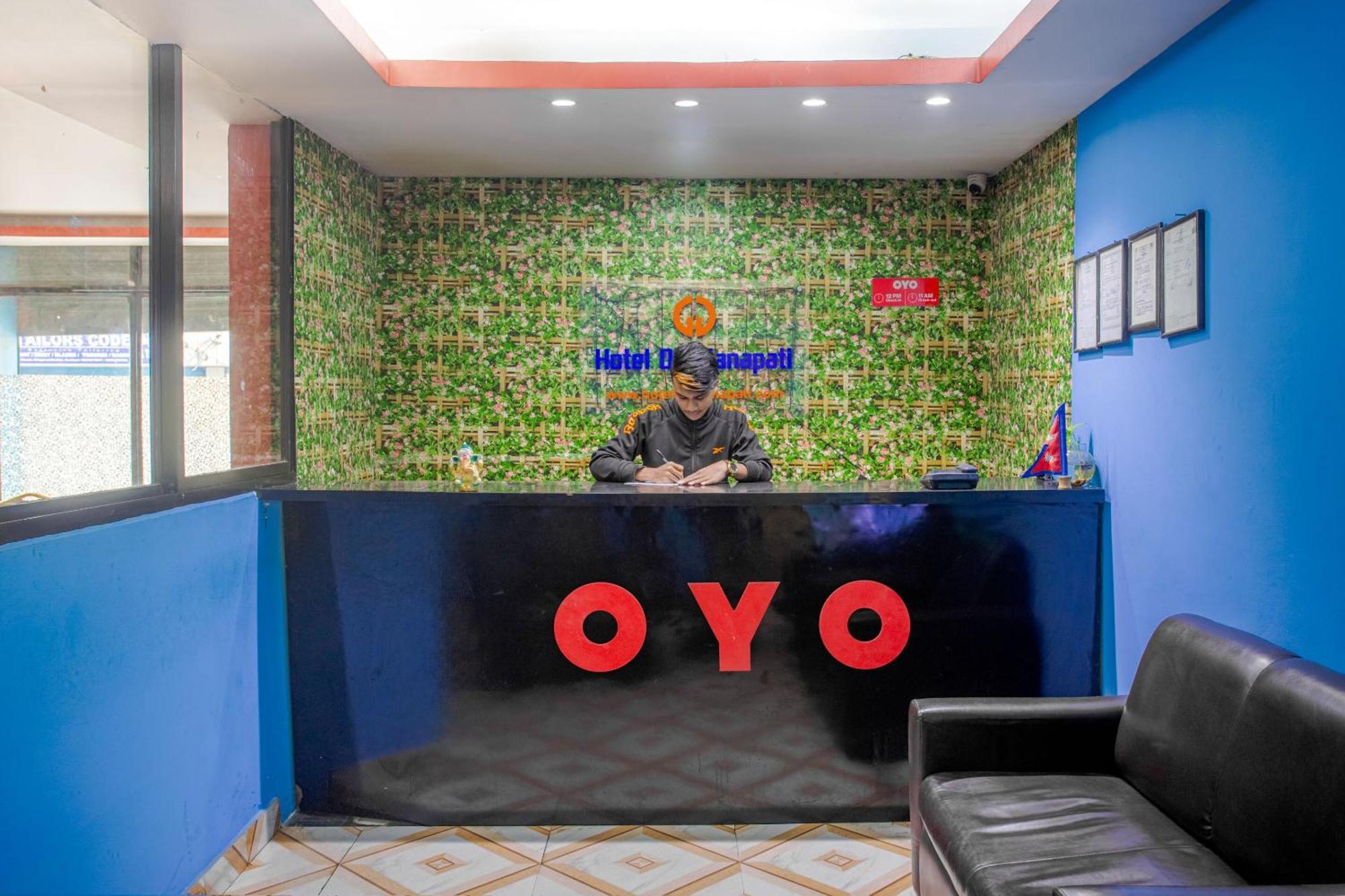 Oyo 808 Hotel Om Ganapati Pvt Ltd Kathmandu Ngoại thất bức ảnh