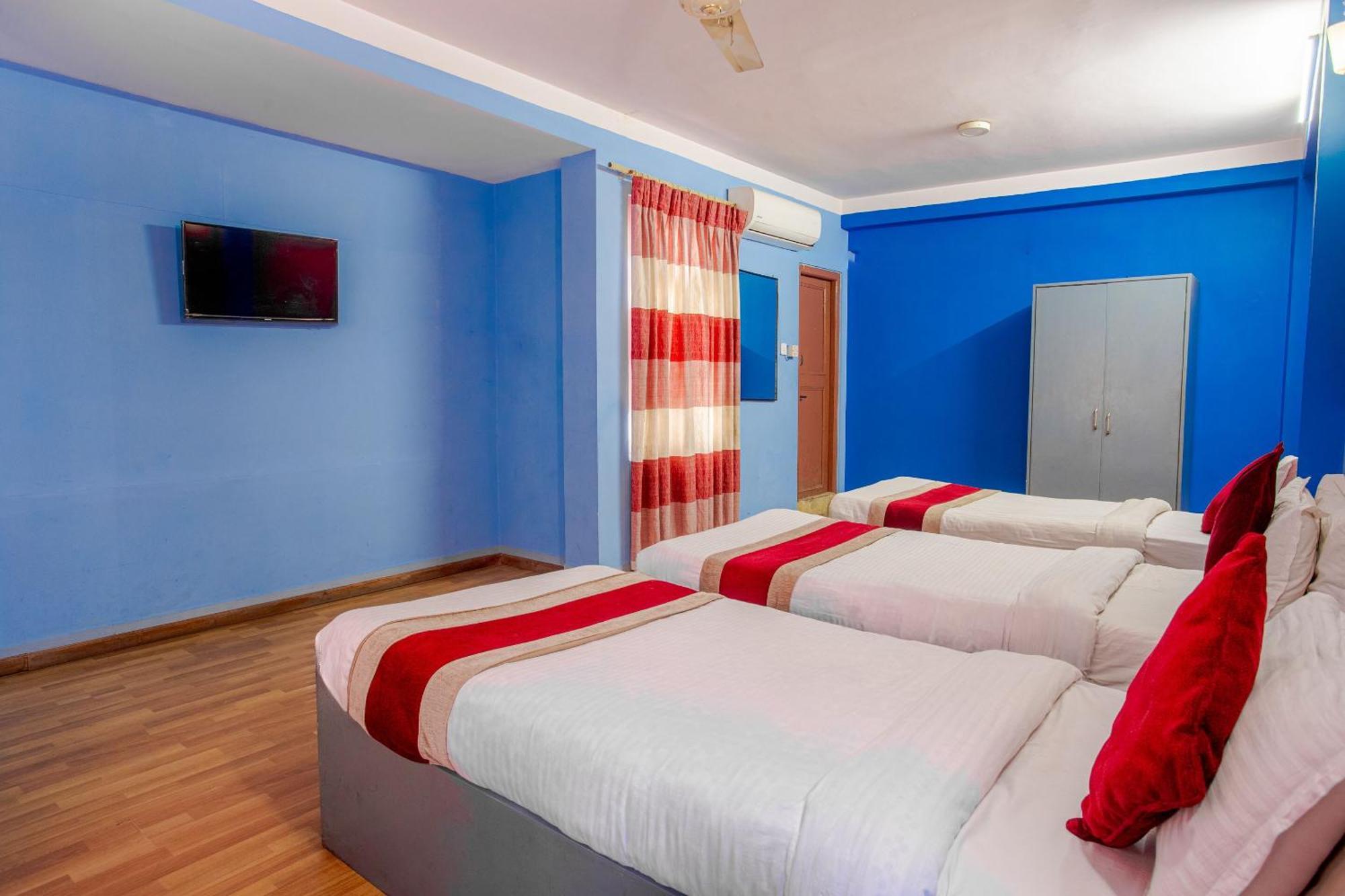 Oyo 808 Hotel Om Ganapati Pvt Ltd Kathmandu Ngoại thất bức ảnh