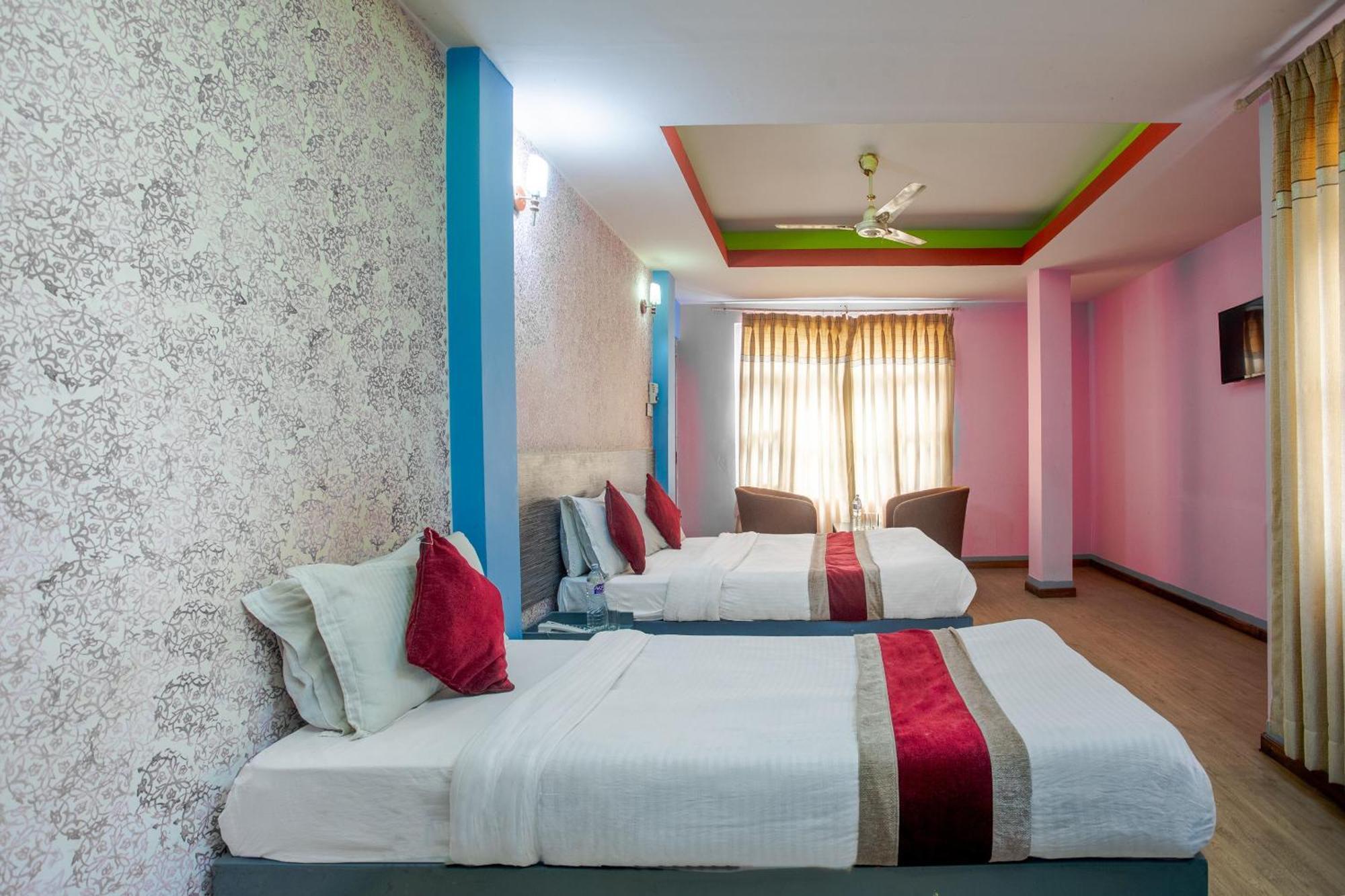 Oyo 808 Hotel Om Ganapati Pvt Ltd Kathmandu Ngoại thất bức ảnh