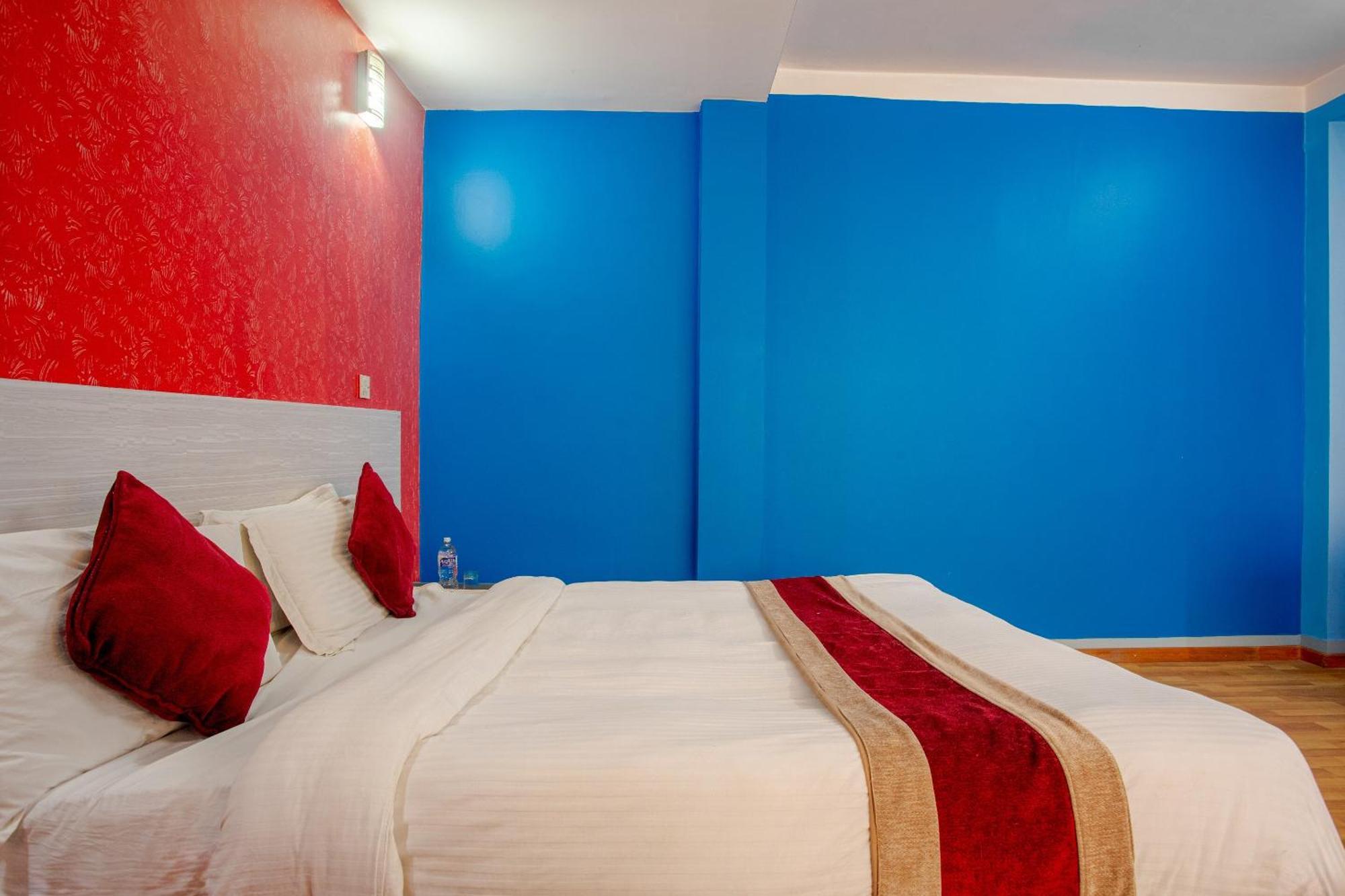 Oyo 808 Hotel Om Ganapati Pvt Ltd Kathmandu Ngoại thất bức ảnh